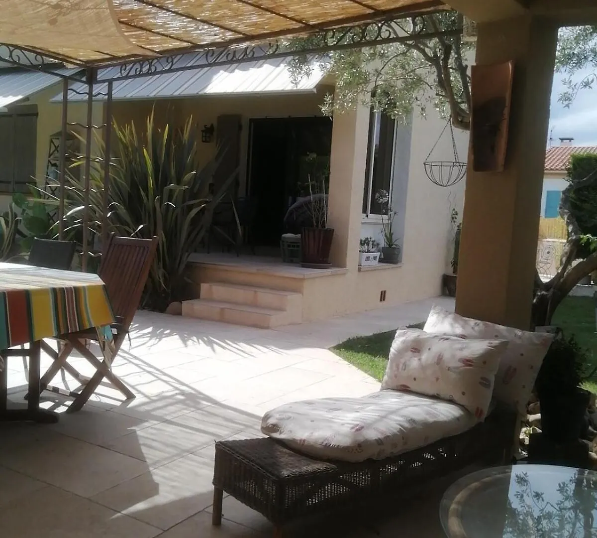 Holiday home Villa Climatisee Piscine Cuisine Ete Alpilles Provence Eyguieres