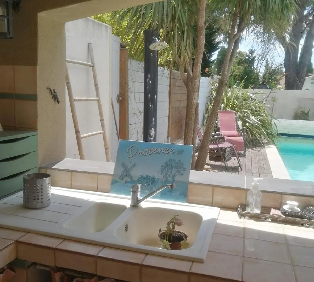 Villa Climatisee Piscine Cuisine Ete Alpilles Provence Eyguieres